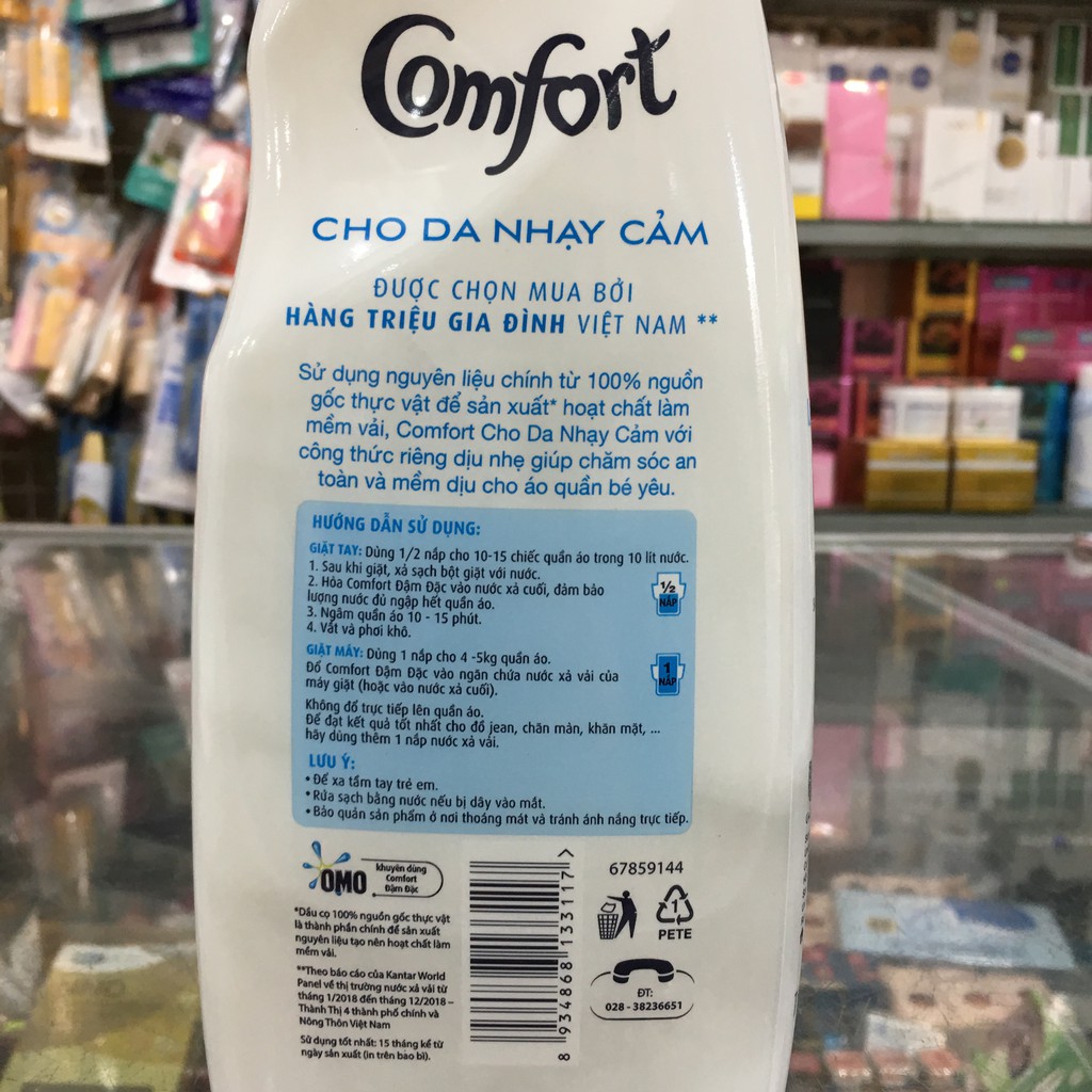 Nước xả vải Comfort cho da nhạy cảm hương phấn chai 800ml