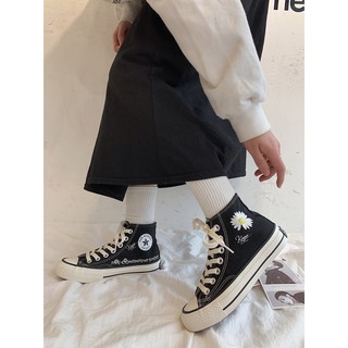 Sneaker thêu hoa cúc ( có size giày cho cả em bé)