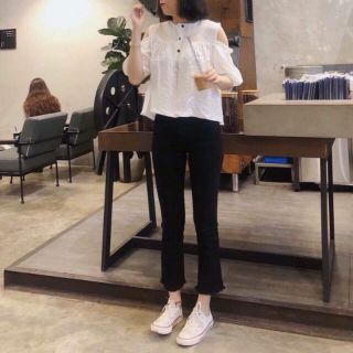 Quần jean ống loe trơn - ảnh thật