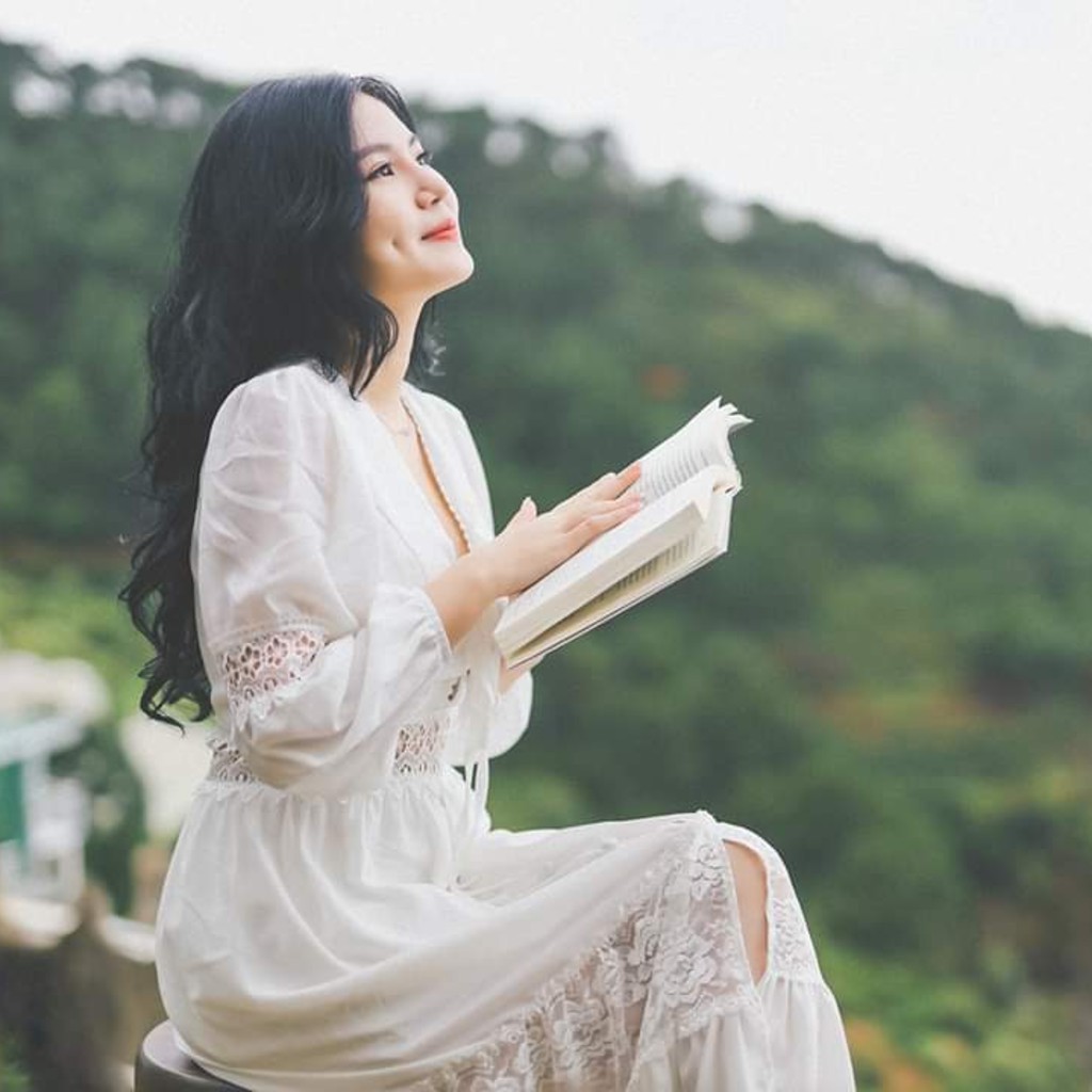 Đầm Trắng Tiểu Thư Đuôi Cá Chất Voan Phối Ren Có Mút Ngực Đi Biển, Chụp Hình Cưới