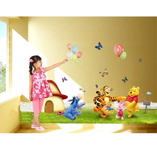 Decal dán tường Gấu pooh vui vẻ
