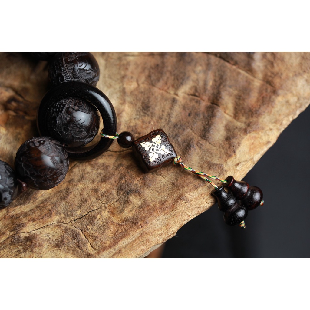 Vòng Tay Chuỗi Hạt Bằng Gỗ Đàn Hương Chạm Khắc Tinh Tế Dễ Thương Je