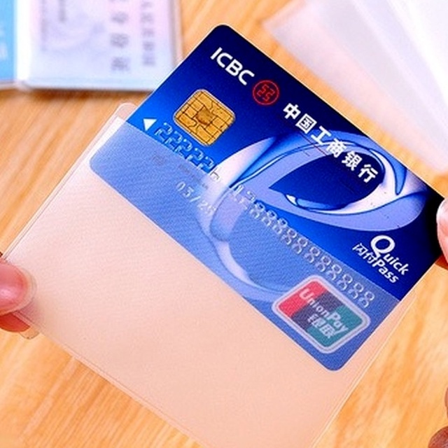 Bao đựng thẻ ATM/ thẻ từ bằng PVC trong mờ mặt nhám chặn sóng RFID