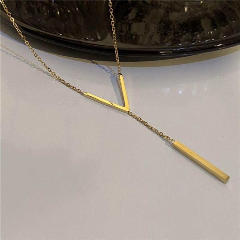 AROMA Vòng cổ Thép Titan Mạ Vàng Mặt Chữ V Phong Cách Hàn Quốc Thời Trang