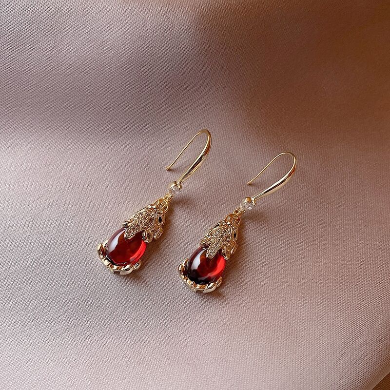 Iyao Khuyên Tai Móc Hình Tỳ Hưu Cầu May Mắn