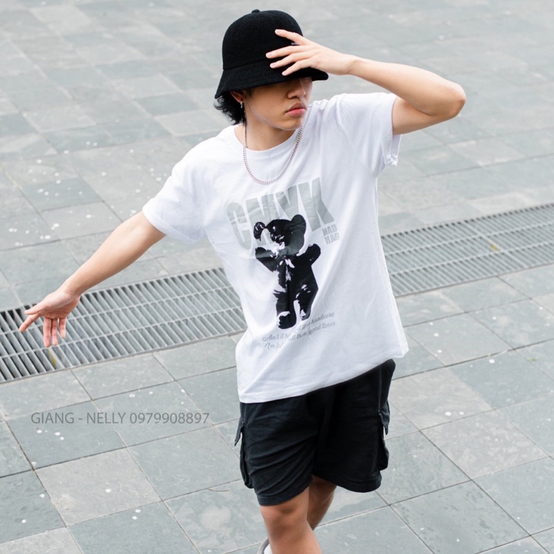[có sẵn] Áo thun Nelly màu trắng hình gấu CMYK