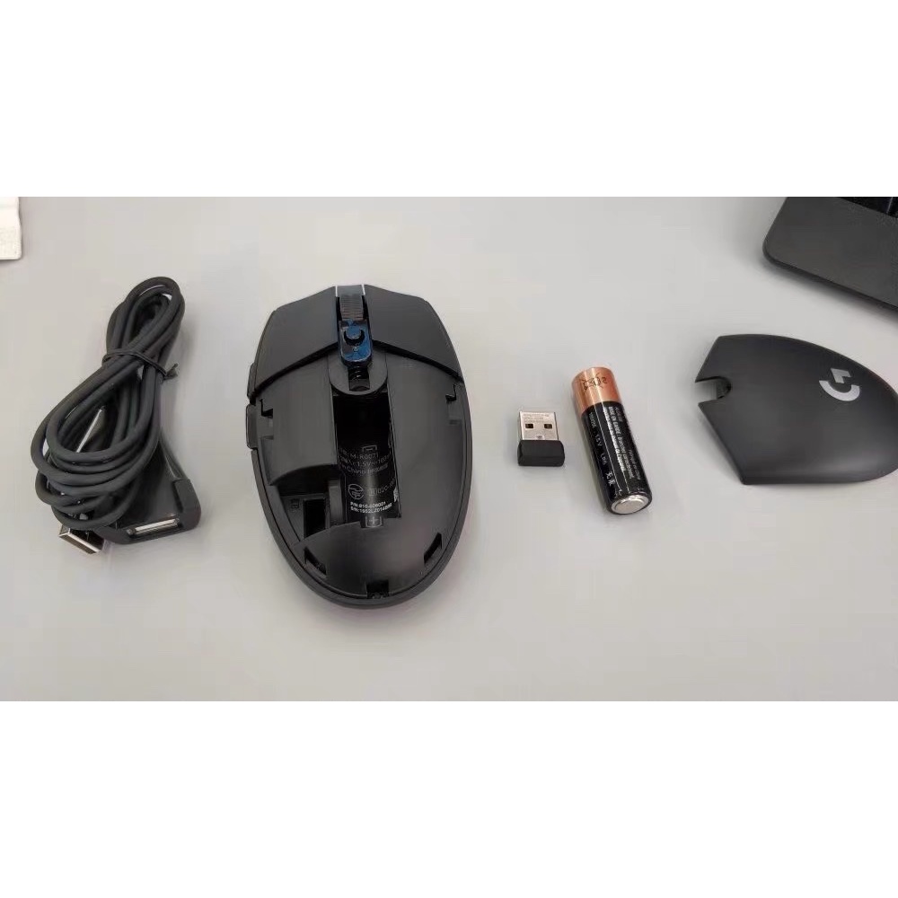 Chuột Máy Tính Không Dây Logitech G304 Lightspeed 25600 DPI 6 Phím tặng kèm Pin GP Alkanline LR6 1.5v. Nhà sản xuất: OEM