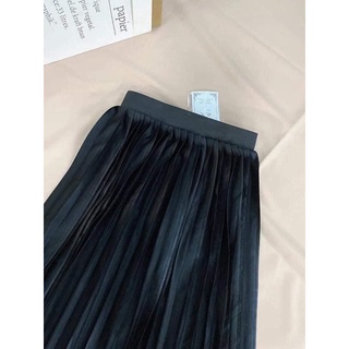 Chân váy xếp ly màu đen