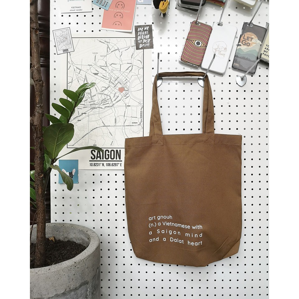 Túi vải tote bag của Chodole chất liệu túi canvas vải bố đẹp in chữ Vietnamese with a Saigon mind and a Hanoi heart