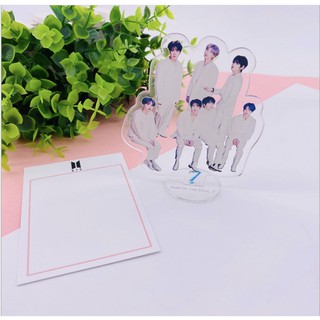 Standee mika in hình Bangtan 7