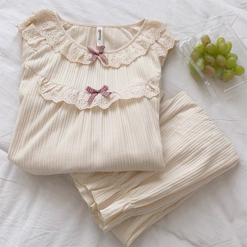 Bộ đồ ngủ nữ dài tay phối bèo bo chân style siêu dễ thương | BigBuy360 - bigbuy360.vn