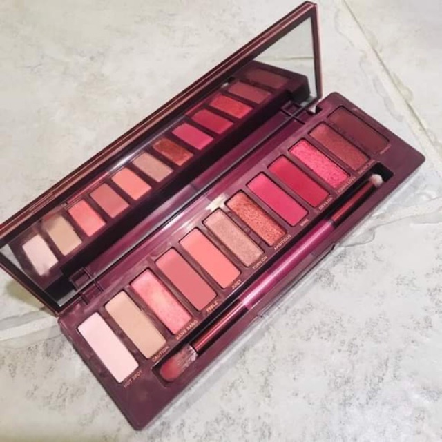 Bảng phấn mắt URBAN DECAY - Naked Cherry