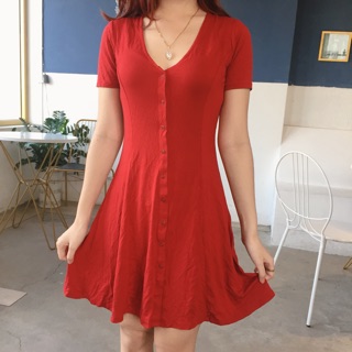 Đầm xoè cột dây đỏ