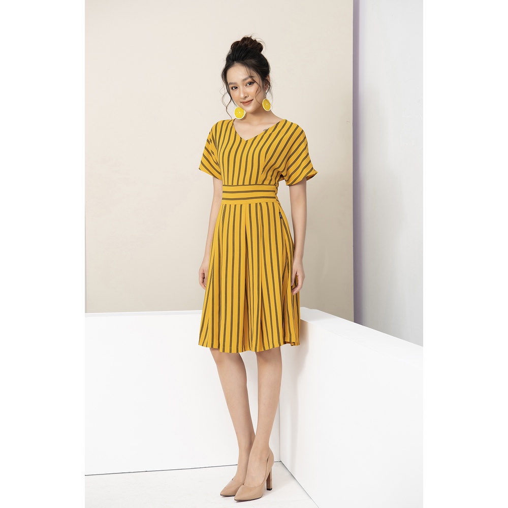 Váy Thiết Kế Nữ LUPERI LFV3181 Kẻ Xòe Cổ Tim Kiểu Dáng Trẻ Trung Năng Động