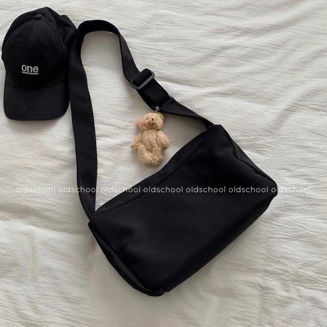 PUMBAG VER.2 (có sẵn/tặng kèm huy hiệu random)
