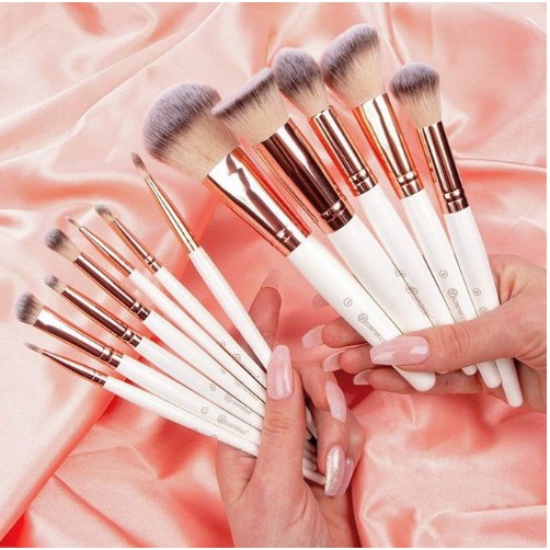 Bộ cọ Rose Romance 12 Piece Brush Set bhcosmetics.com