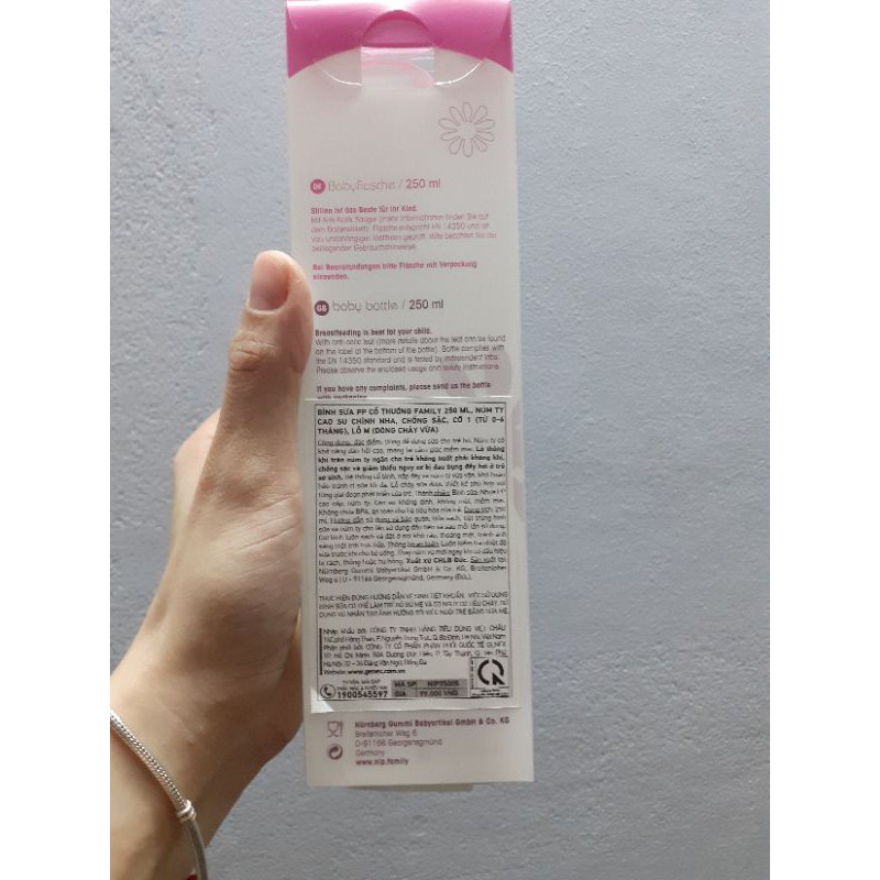 (Made in Germany) Bình sữa PP cổ hẹp 250ML có núm ty bằng cao su chỉnh nha, chống sặc NIP Family NIP35006 ( màu xanh)