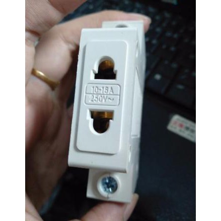 Ổ điện 2lỗ 10-16A 250V
