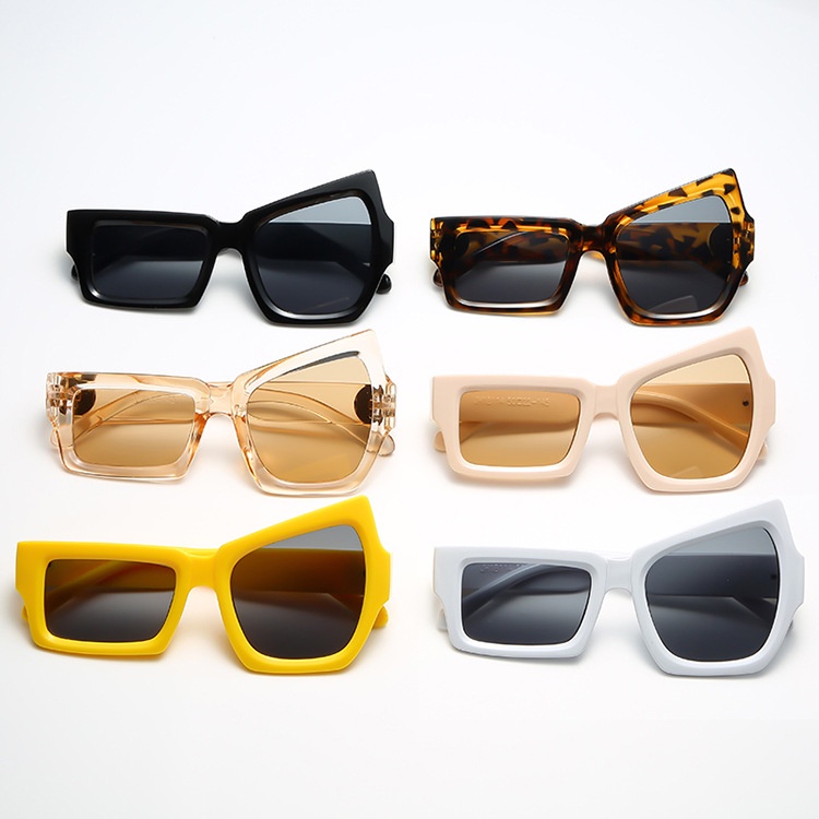 Kính Mát Thời Trang Độc Đáo Cho Người Trẻ