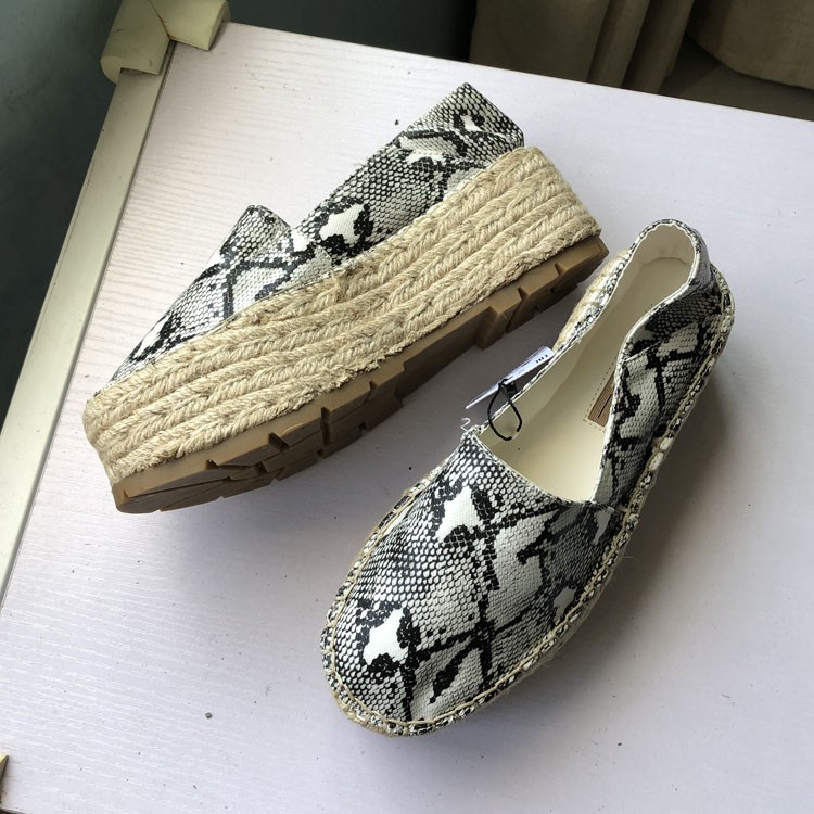 [SẴN] giày slipon họa tiết rắn Bershka đế cói cao 6cm xuất khẩu 2020 (hình thật)