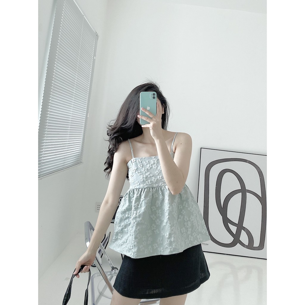 YU CHERRY | Áo nữ hai dây vải tafta thêu họa tiết nổi Laura Pattern Cami Top YA348