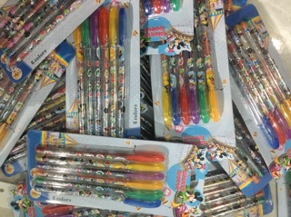 6 cây bút mực màu