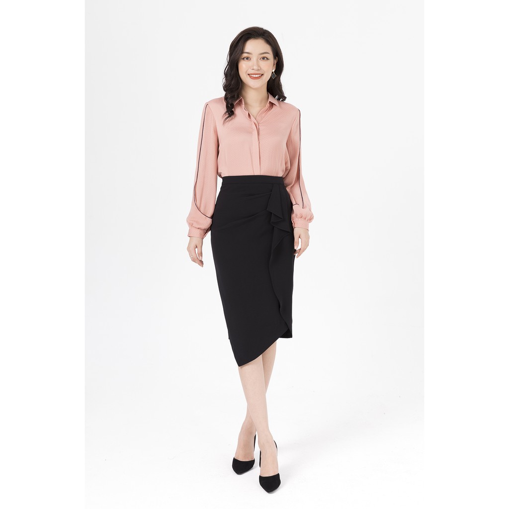 Chân váy ôm xếp ly bèo rủ lệch LAMER L62F19Q010-S1400 (Đen)