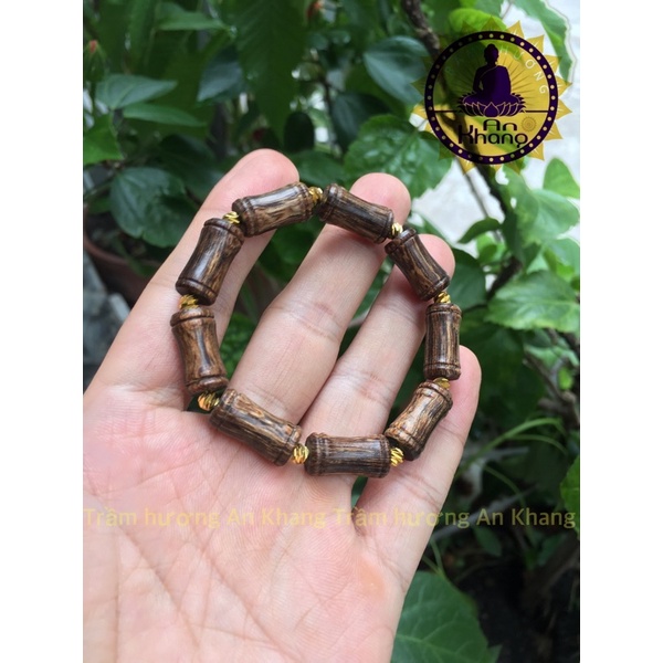 Vòng tay trầm hương sánh chìm cao cấp.