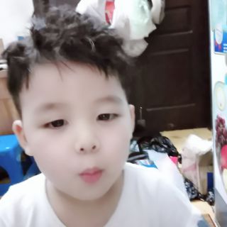 Máy làm tóc xoăn cho bé  và bố mẹ