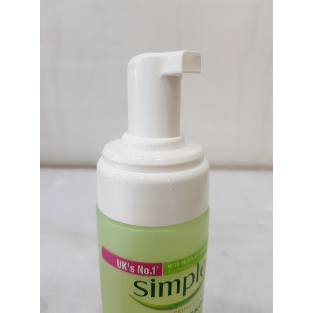 Sữa Rửa Mặt Tạo Bọt Simple Kind To Skin Vital Vitamin Foaming Cleanser 150ml