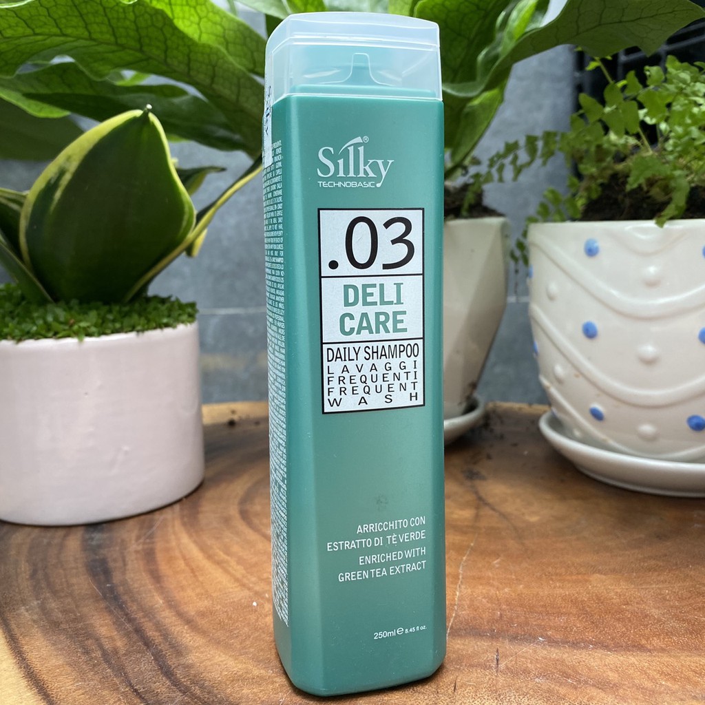 Dầu Gội Chăm Sóc Tóc Bóng Mượt Deli Care Daily Silky 250ml