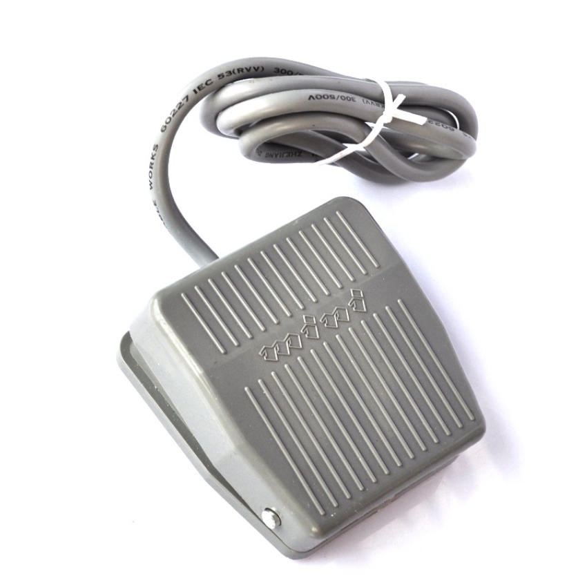 Công tắc bàn đạp chân Foot Switch TFS 201 10A 250V LAKISAN - Màu ghi xám - Bền đẹp