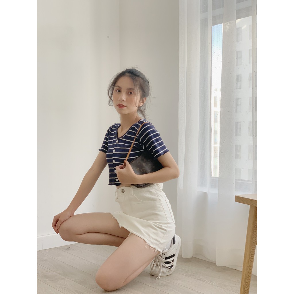 [Mã WASKT304 giảm 15% tối đa 30K đơn 99K] áo thun cúc ngực ngắn tay TKP96 1994closet | BigBuy360 - bigbuy360.vn