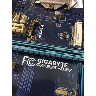 Main Gigabyte B75-D3V 4 Khe ram