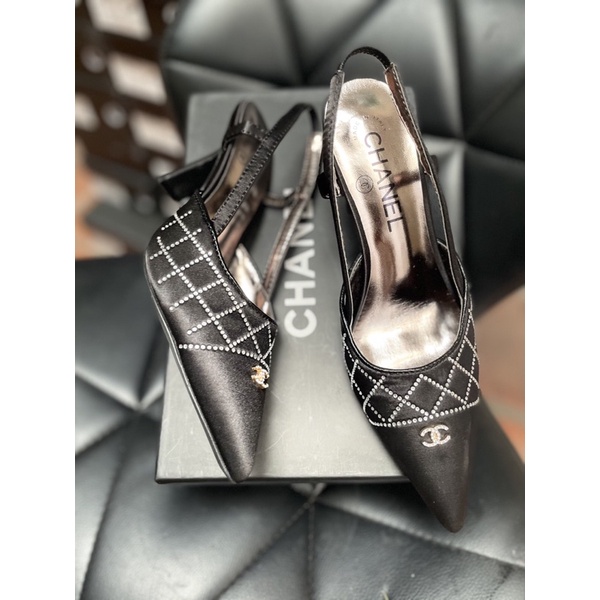 Sandal hở gót chất lụa satin mũi nhọn