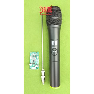 Micro không dây đơn cho loa kéo UHF tần số 860Mhz màu đen