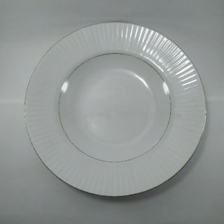 Dĩa sứ sâu lòng có viền