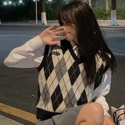 Áo Sweater Dệt Kim Không Tay Cổ Chữ V Họa Tiết Sọc Caro Phong Cách Retro Mỹ