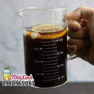 Cốc thủy tinh chia vạch 500ml nắp gỗ / Ly đựng sữa 500ml có nắp đậy kín
