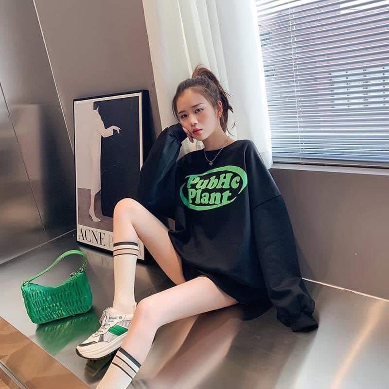 áo nỉ đen cổ tròn dài tay chùm Mông sweater in chữ xanh pubhc plant