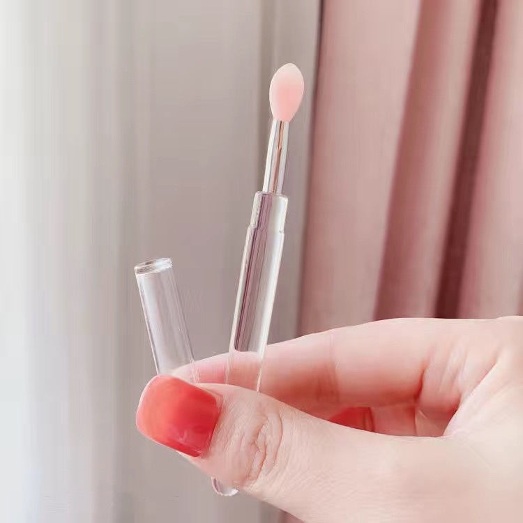 Cọ Trang Điểm Môi Bằng Silicone Kèm Nắp Đậy Tiện Lợi