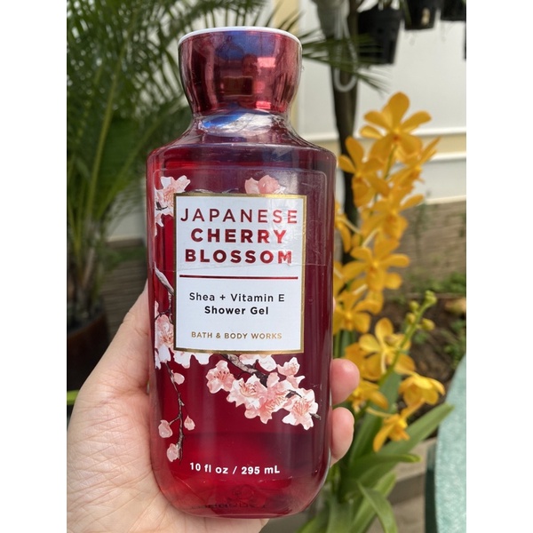 Sữa tắm Japanese Cherry Blossom - Bath& Body Works (295ml)