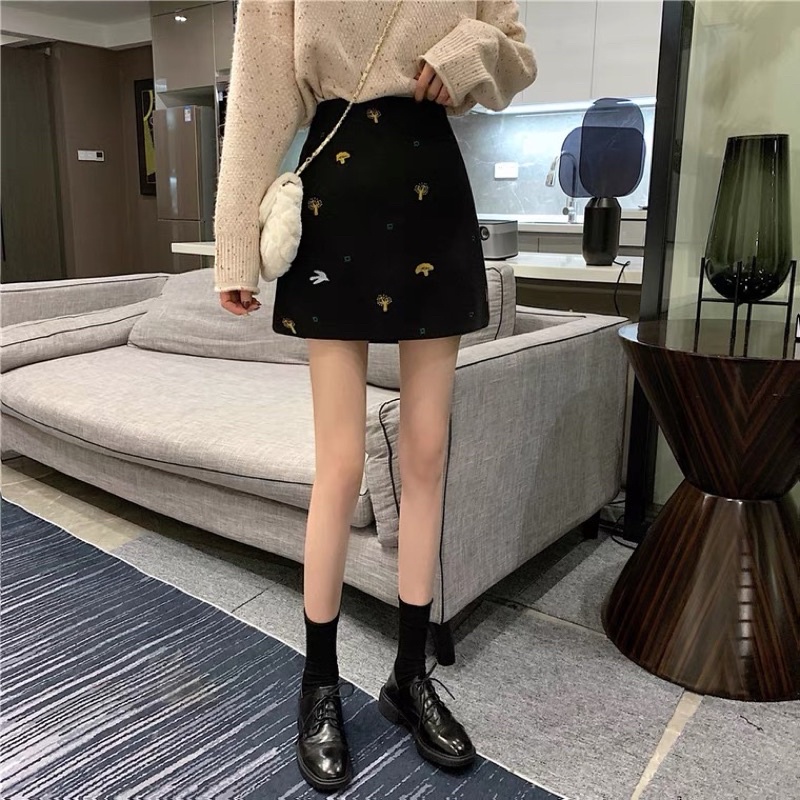 Chân  váy họa tiết siêu xinh