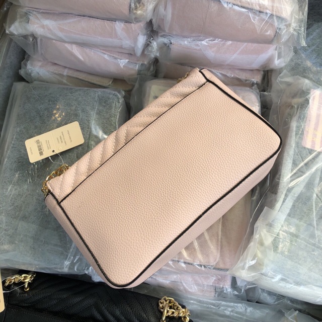 Túi Victoria’s Secret - còn đỏ