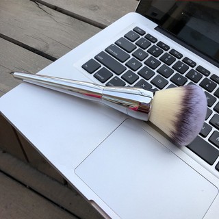 Cọ trang điểm má Missha Professional Cheek Brush