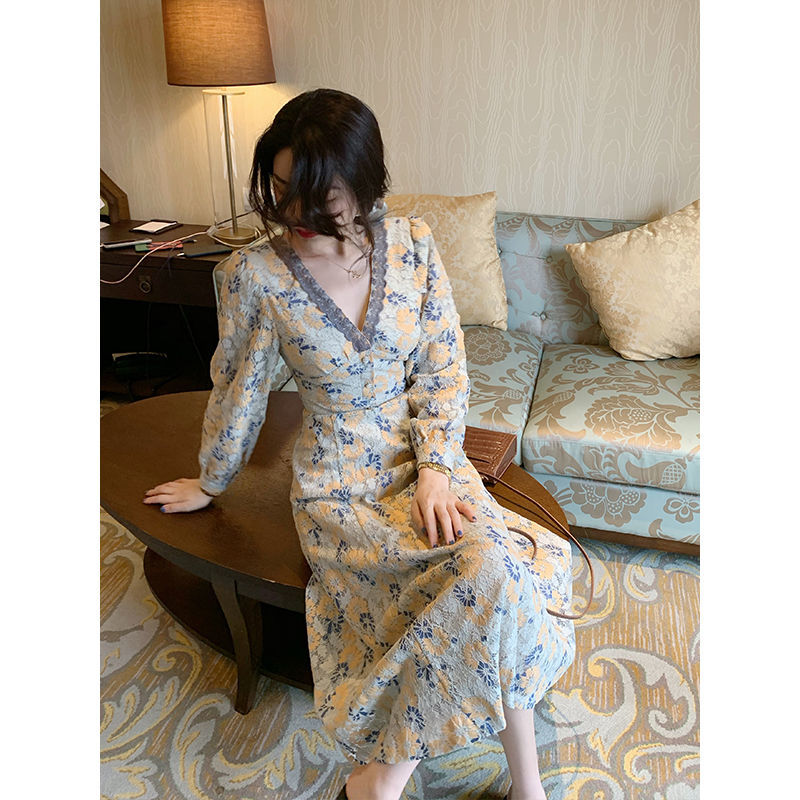 Đầm Maxi Tay Dài Cổ Chữ V Phối Ren Chất Lượng Cao | BigBuy360 - bigbuy360.vn