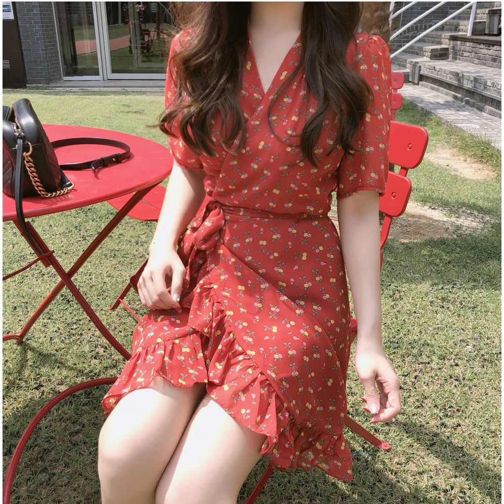 ĐẦM DÁNG XÒE HOA NHÍ TAY NGẮN CỔ V HÀNG NHẬP QUẢNG CHÂU | BigBuy360 - bigbuy360.vn