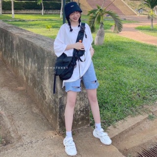 Áo thun basic vạt lệch unisex
