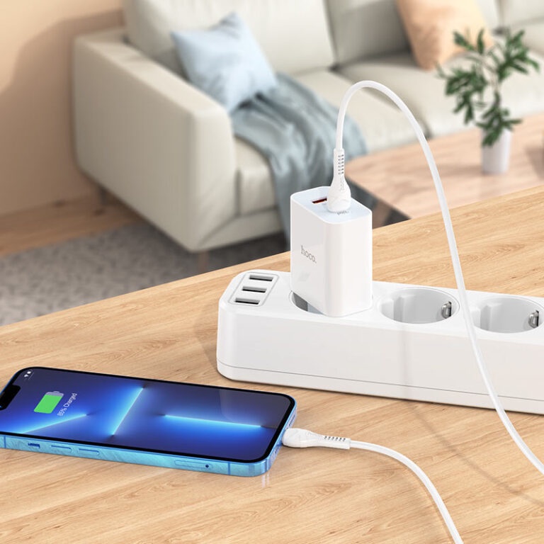 Củ sạc nhanh PD20W Hoco C97A cổng USB và C, QC3.0 chân cắm tròn chất liệu chống cháy cao cấp