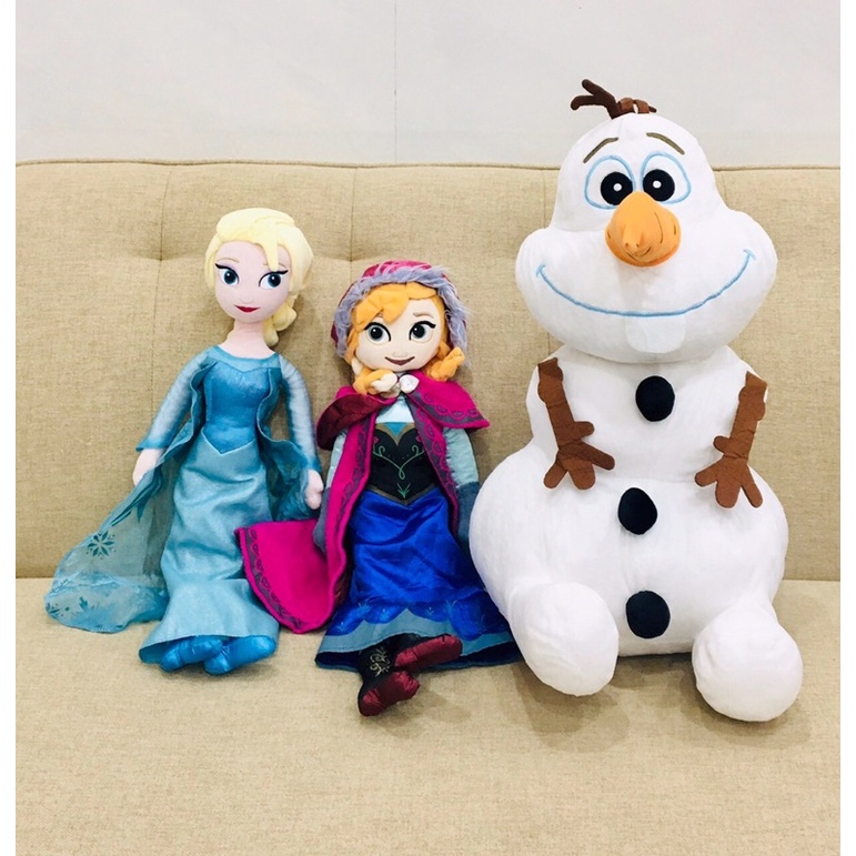 Gấu bông Người tuyết Olaf.